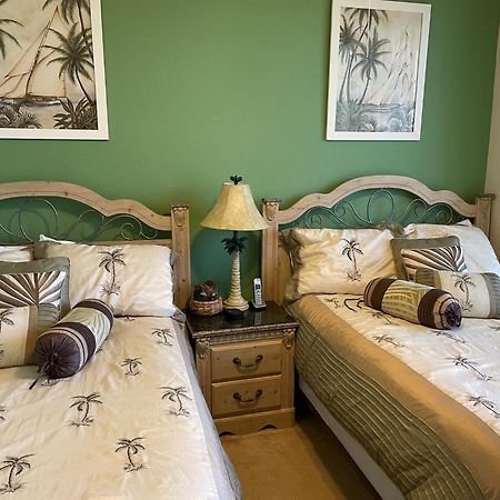 Beautiful New Luxury Townhome With Private Beach And Swimming Pools Ruskin Kültér fotó